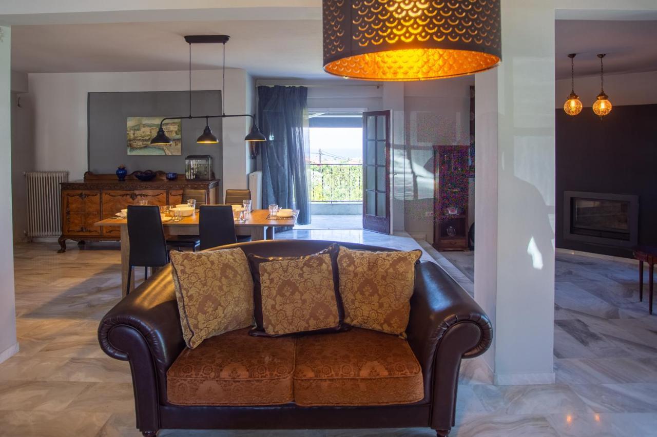 Τraditional Fully Detached Villa On A Luxurious Hillock Of Thessaloniki With Its Own Garden Also For Family & Wedding Gatherings For 10 To 25 People Only 15 Minutes From Airport Luaran gambar