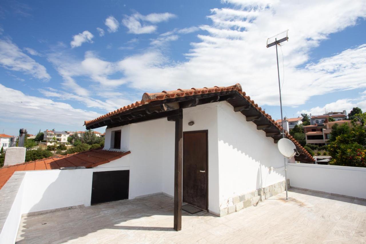 Τraditional Fully Detached Villa On A Luxurious Hillock Of Thessaloniki With Its Own Garden Also For Family & Wedding Gatherings For 10 To 25 People Only 15 Minutes From Airport Luaran gambar