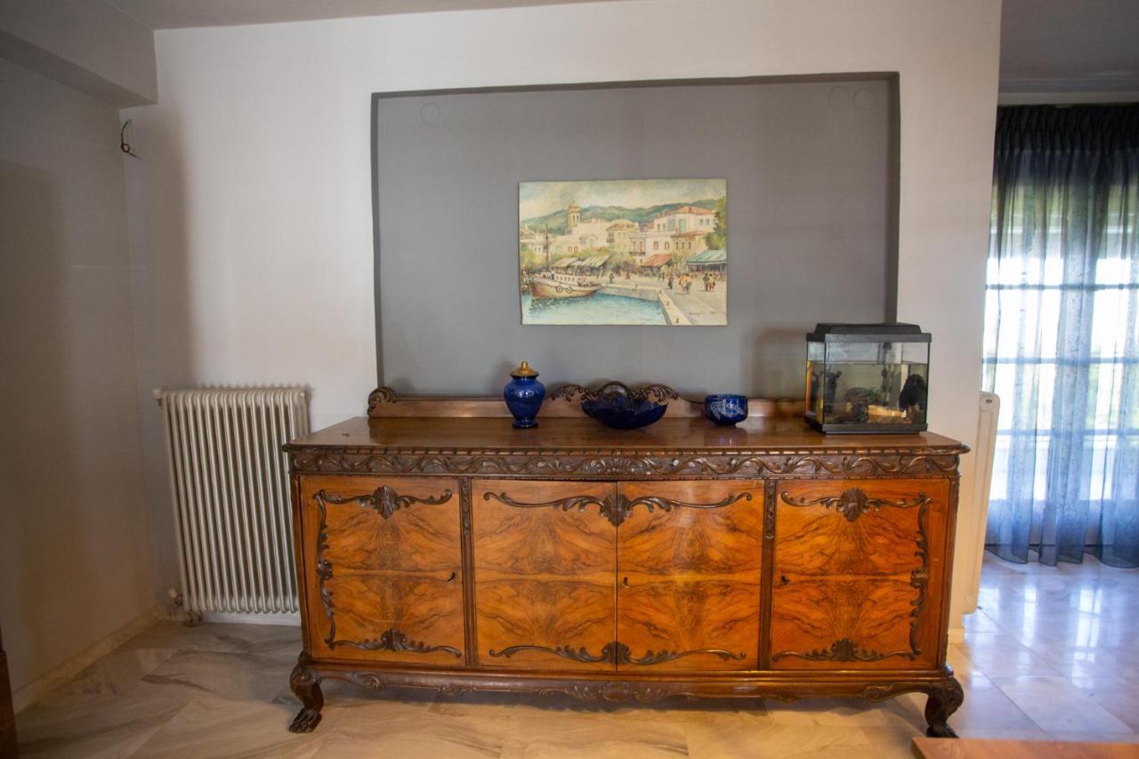Τraditional Fully Detached Villa On A Luxurious Hillock Of Thessaloniki With Its Own Garden Also For Family & Wedding Gatherings For 10 To 25 People Only 15 Minutes From Airport Luaran gambar