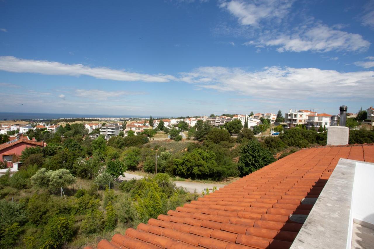 Τraditional Fully Detached Villa On A Luxurious Hillock Of Thessaloniki With Its Own Garden Also For Family & Wedding Gatherings For 10 To 25 People Only 15 Minutes From Airport Luaran gambar