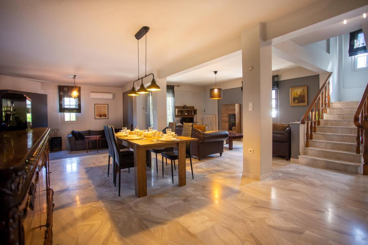 Τraditional Fully Detached Villa On A Luxurious Hillock Of Thessaloniki With Its Own Garden Also For Family & Wedding Gatherings For 10 To 25 People Only 15 Minutes From Airport Luaran gambar