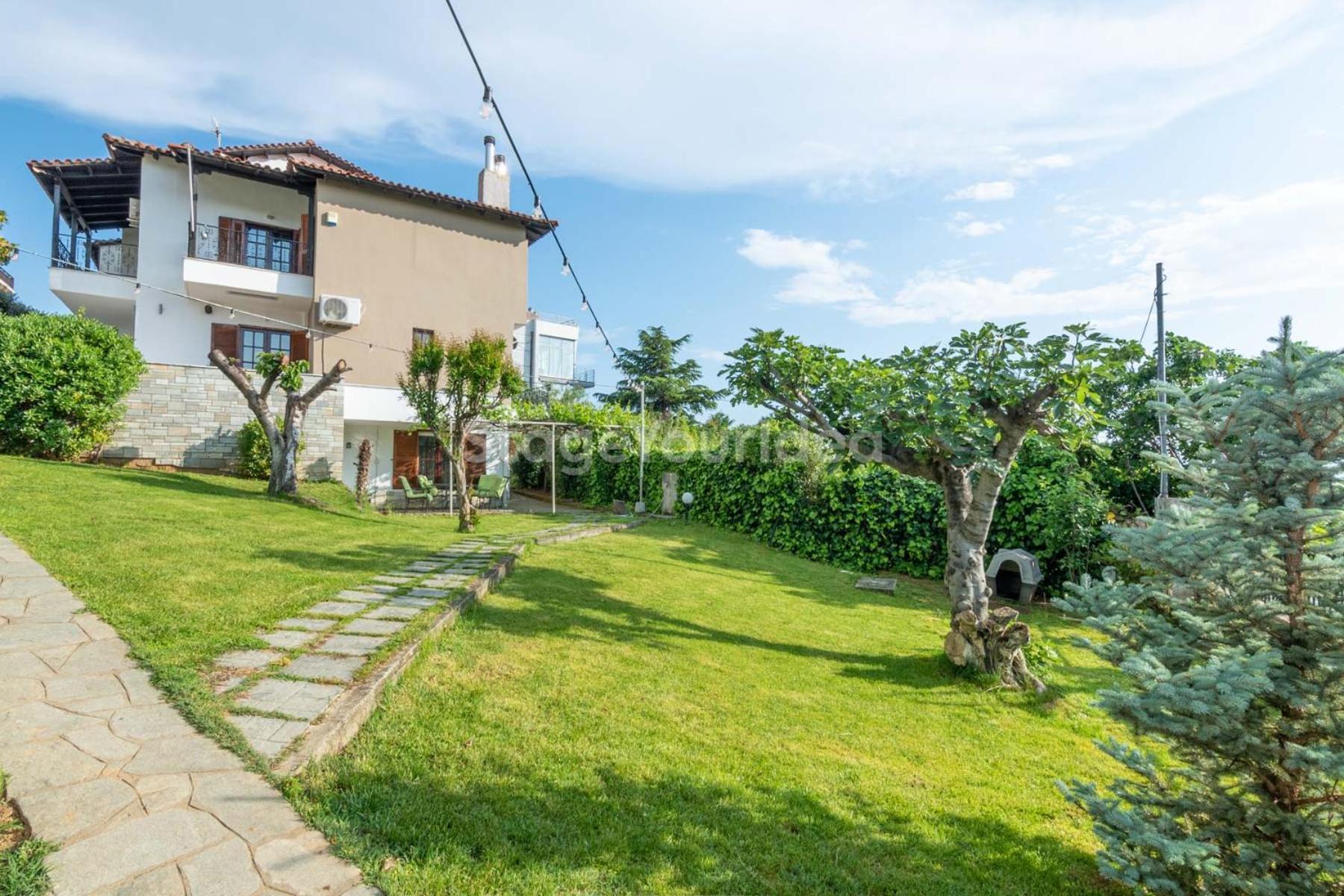 Τraditional Fully Detached Villa On A Luxurious Hillock Of Thessaloniki With Its Own Garden Also For Family & Wedding Gatherings For 10 To 25 People Only 15 Minutes From Airport Luaran gambar